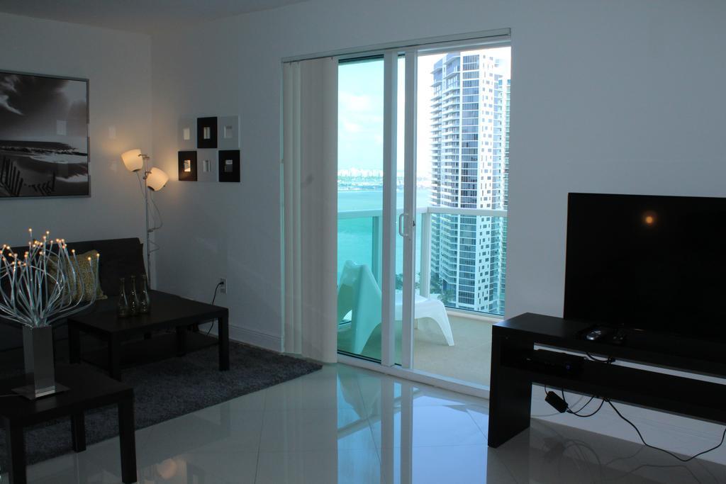 Lyx At One Broadway In Brickell Miami